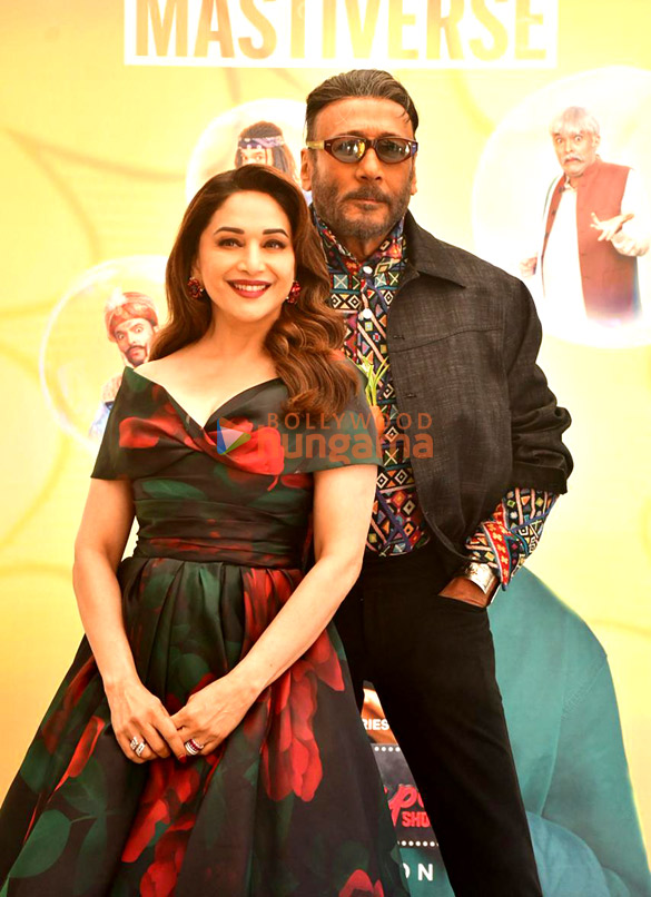 Photos: Madhuri Dixit and Jackie Shroff snapped outside The Great Indian Kapil Show sets Photos: Madhuri Dixit and Jackie Shroff snapped outside The Great Indian Kapil Show sets