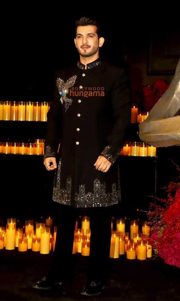 photos salman khan kriti sanon disha patani mouni roy and others attend nupur sanon stebin bens wedding reception 9 2