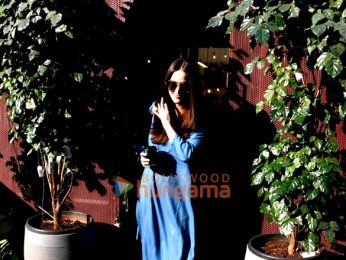 Photos: Yami Gautam Dhar snapped outside a salon in Bandra Photos: Yami Gautam Dhar snapped outside a salon in Bandra