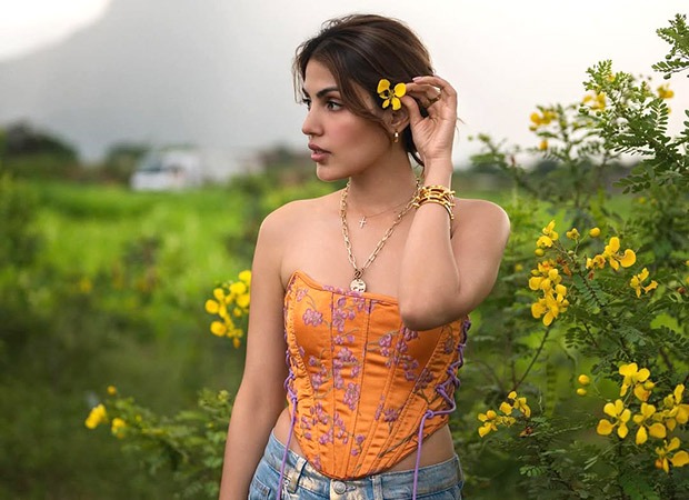 Rhea Chakraborty celebrates female friendship as she looks back at the challenging period of her life: "I survived the storm because of certain people in my life"