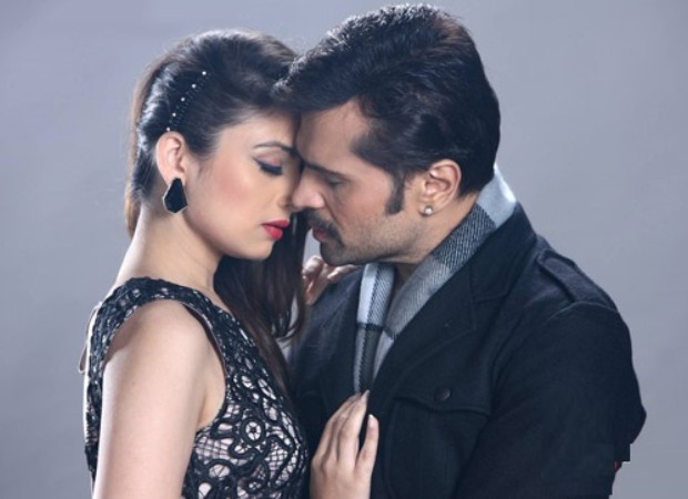 एक्सक्लूसिव: टास्करी अभिनेत्री जोया अफरोज रितिक रोशन के साथ जन्मदिन साझा करने पर: "उम्मीद है, हम स्क्रीन पर ज़बरदस्त केमिस्ट्री जगाने के लिए अपनी नीली-हरी आँखों का उपयोग करेंगे"; हम साथ साथ हैं में काम करने के बारे में सोच रहा हूँ: "सूरज बड़जात्या ने मुझे शुरू से ही कहानी कहने के प्रति सम्मान सिखाया"