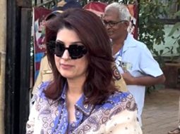 Twinkle Khanna having her paparazzi moment