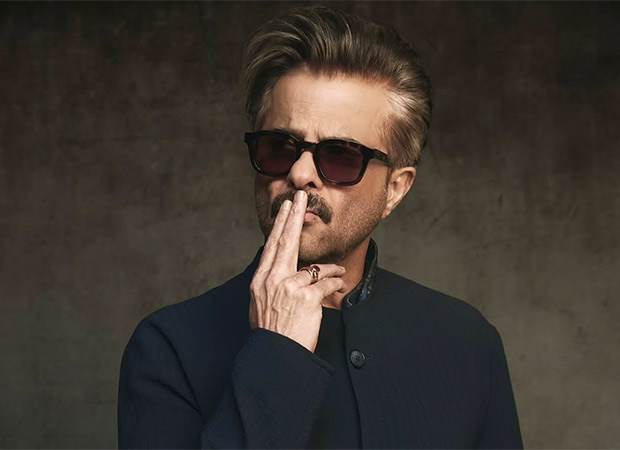 अनिल कपूर ने द नाइट मैनेजर के तीन साल पूरे होने का जश्न मनाते हुए अपने नोट में