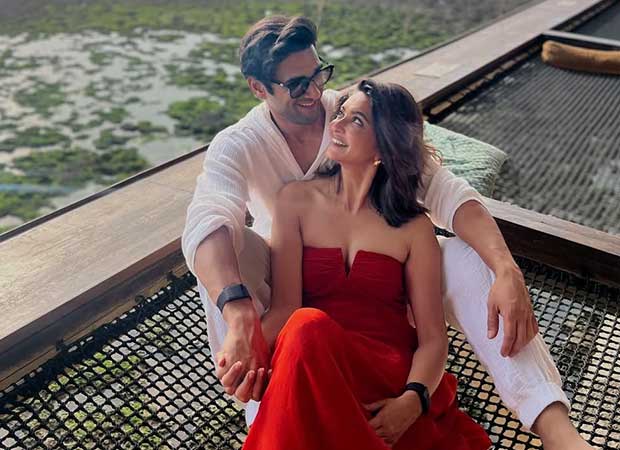 Kriti Kharbanda Drops romantic "Hello Valentine" pic with Pulkit Samrat
