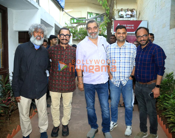 Photos: Aamir Khan snapped at Mumbai Press Club Photos: Aamir Khan snapped at Mumbai Press Club