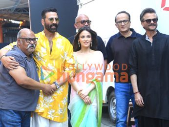 Photos: Akshay Kumar, Anil Kapoor, Radhikka Madan, Saurabh Shukla and others snapped on the sets of Wheel Of Fortune