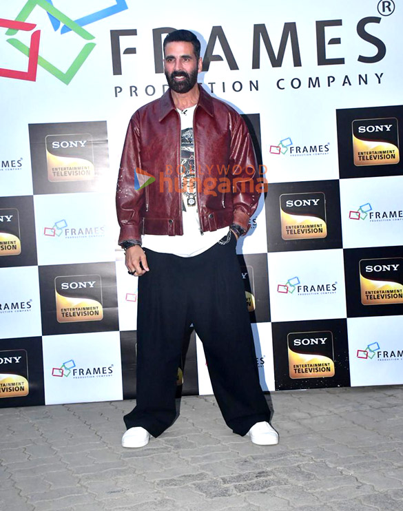 photos akshay kumar wamiqa gabbi rajpal yadav and ektaa r kapoor snapped promoting bhooth bangla on the sets of wheel of fortune 3