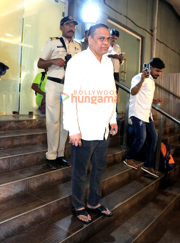 photos hema malini anu malik poonam dhillon and others attend the prayer meet of late shri anand sagar 11