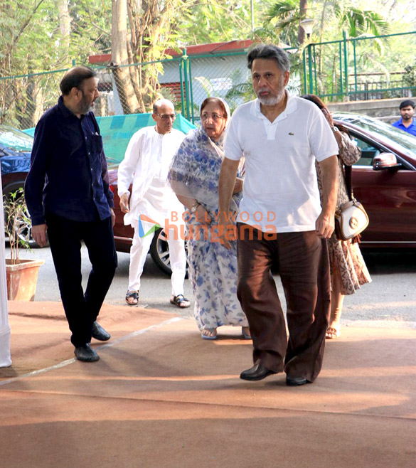 photos hema malini anu malik poonam dhillon and others attend the prayer meet of late shri anand sagar 122