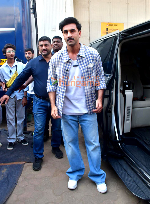photos ranbir kapoor snapped in juhu 4