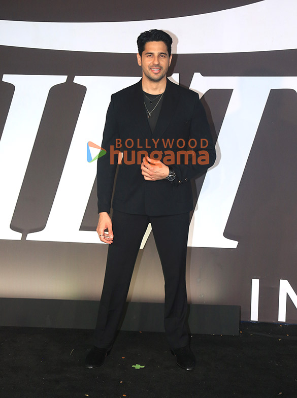 photos salman khan akshay kumar twinkle khanna nimrat kaur and others grace the launch of variety magazine 68