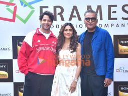 Photos: Siddhant Chaturvedi and Mrunal Thakur snapped promoting Do Deewane Seher Mein