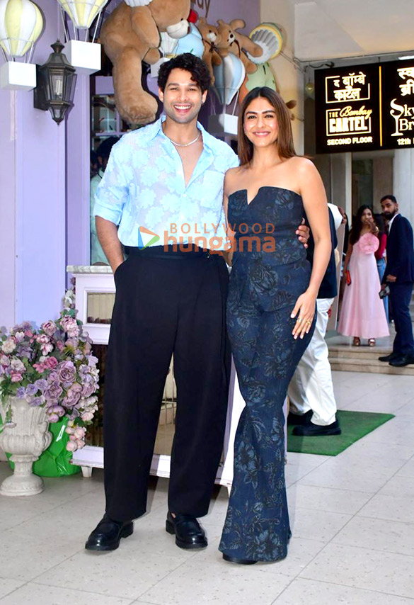 photos siddhant chaturvedi and mrunal thakur snapped promoting their film do deewane seher mein 4