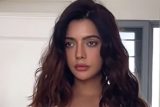 Ruhi Singh pose for the perfect photo