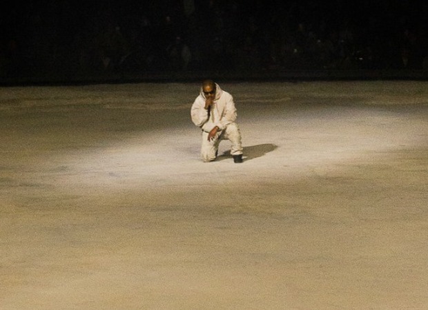 ये ने शून्य पूर्वावलोकन के साथ गुप्त इंडिया टूर मर्च ड्रॉप की घोषणा की; टिकट धारकों को पहली बार 28 फरवरी को प्रवेश मिलेगा