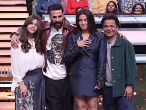 Ektaa Kapoor hands over Wheel of Fortune prize money to support Rajpal Yadav Ektaa Kapoor hands over Wheel of Fortune prize money to support Rajpal Yadav