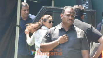 Photos: Alia Bhatt snapped in Juhu