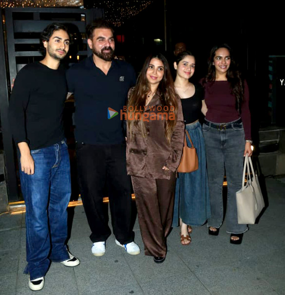 Photos: Arbaaz Khan, Sshura Khan, Arhaan Khan and Jannat Zubair snapped in BKC Photos: Arbaaz Khan, Sshura Khan, Arhaan Khan and Jannat Zubair snapped in BKC