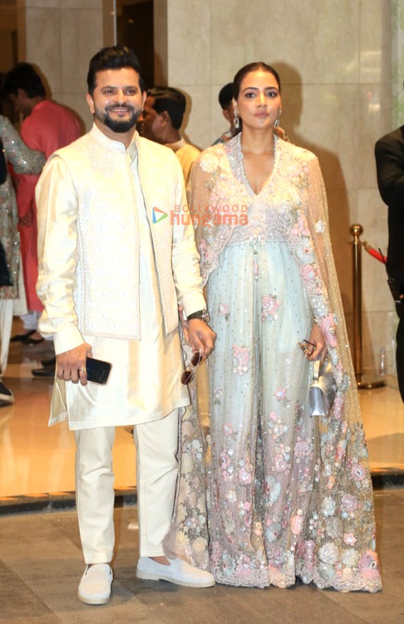 photos farhan akhtar neil nitin mukesh neha dhupia angad bedi and others attend arjun tendulkar saaniya chandhoks wedding ceremony 4