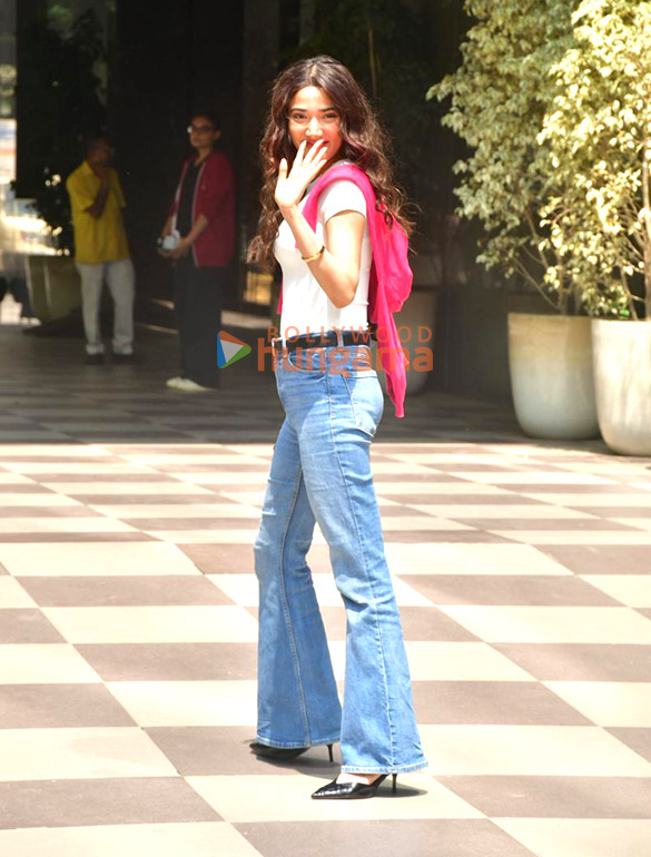 Photos: Medha Shankr snapped in Juhu Photos: Medha Shankr snapped in Juhu