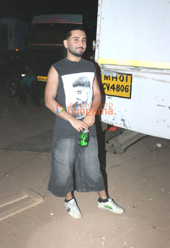 photos orhan awatramani snapped in juhu 3