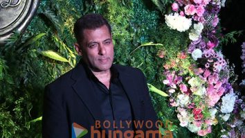 Photos: Salman Khan, Aamir Khan, Tiger Shroff, Farhan Akhtar and others at Komal Nahta’s son Mohak Nahta’s wedding reception