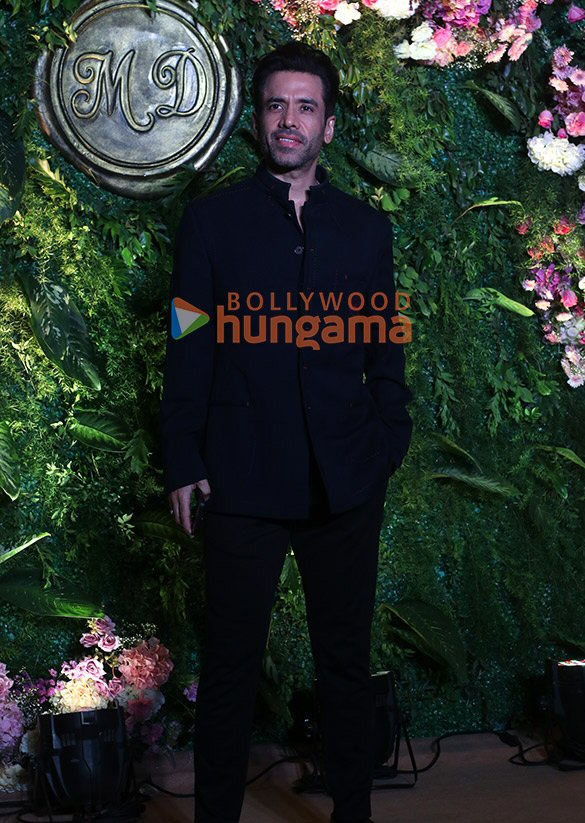 photos salman khan aamir khan tiger shroff farhan akhtar and others at komal nahtas son mohak nahtas wedding reception 23