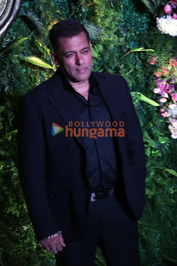 photos salman khan aamir khan tiger shroff farhan akhtar and others at komal nahtas son mohak nahtas wedding reception 55