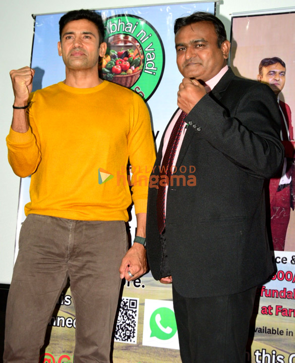 photos sangram singh unveils gir veggies organic brand in mumbai 3