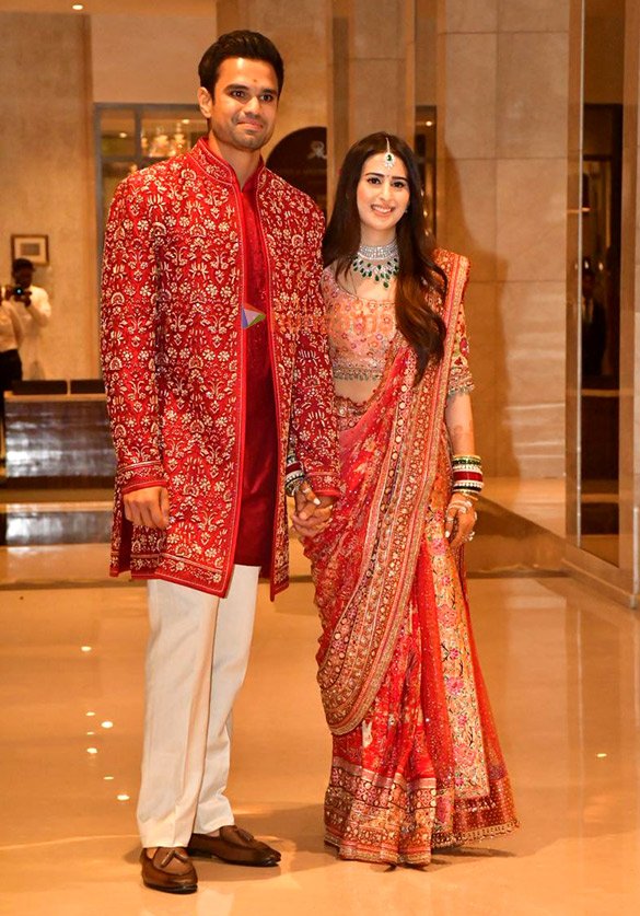 photos shah rukh khan abhishek bachchan aishwarya rai bachchan amitabh bachchan jaya bachchan farhan akhtar and others attend arjun tendulkar saaniya chandhoks wedding ceremony 4