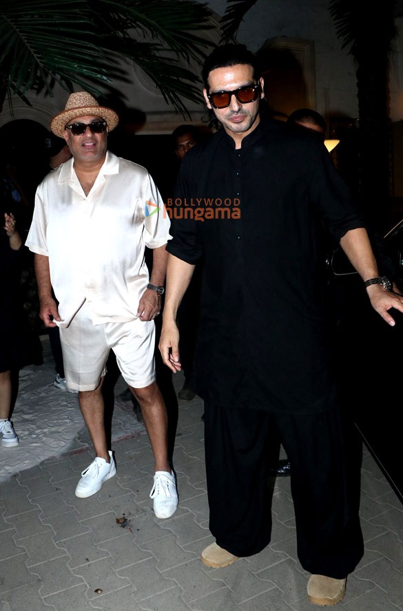 photos shilpa shetty taniya deol and mamta anand snapped at bastian juhu 3