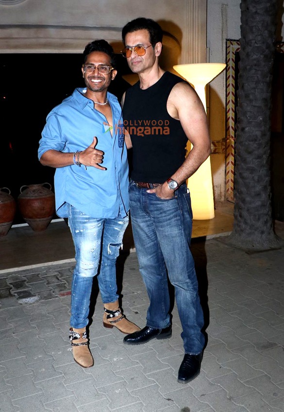photos shilpa shetty taniya deol and mamta anand snapped at bastian juhu 5