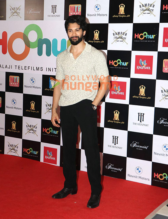 photos suniel shetty rupali ganguly jeetendra and others grace the hoonur balaji telefilms initiative grand launch 16