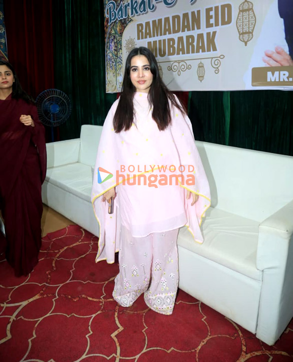 photos uorfi javed celebrates barkat e ramadan 3