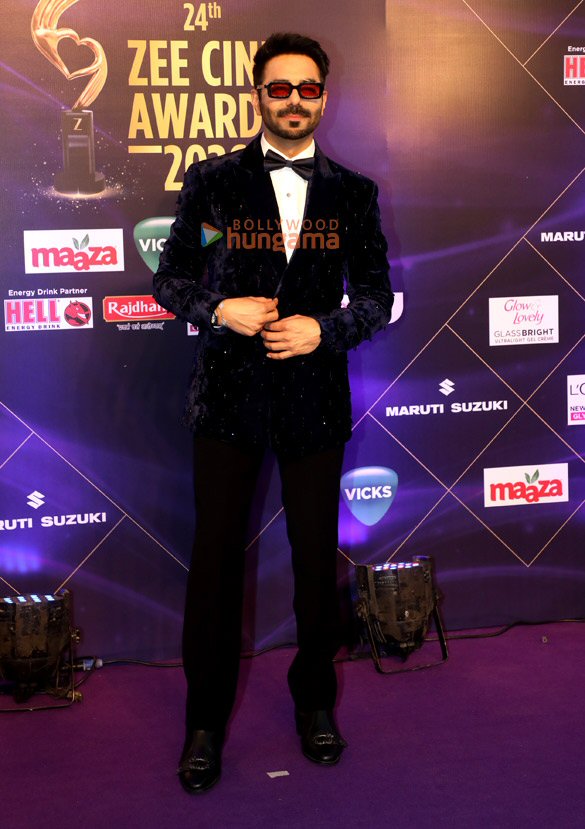 photos varun dhawan rajkummar rao riteish deshmukh and others grace the zee cine awards 2026 4