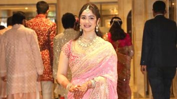 Sara Tendulkar stuns in a Rs. 50 lakh traditional look at Arjun Tendulkar’s wedding; wears a custom Manish Malhotra Bandhani saree