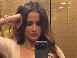 Aisha Sharma & mirror selfies