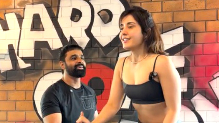 Exercise & a musical vibe! Raashii Khanna