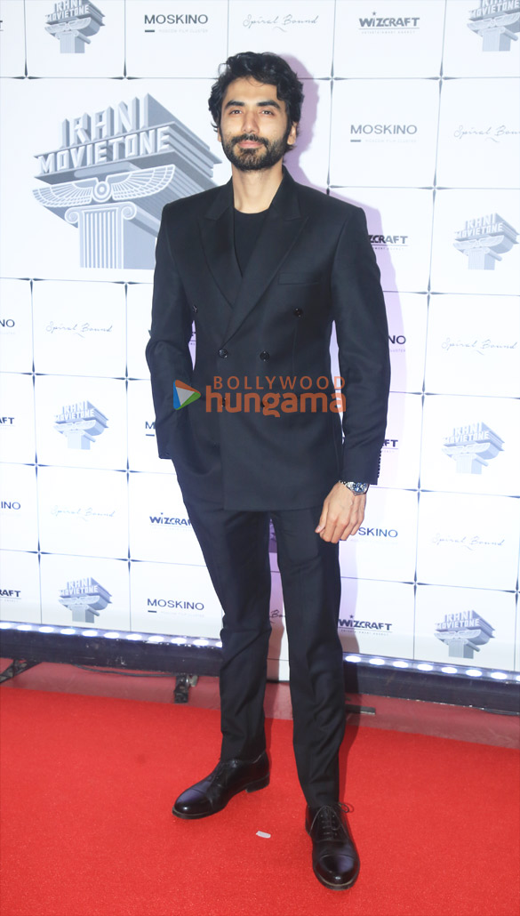 photos aamir khan javed akhtar rajkumar hirani anil kapoor sooraj barjatya and others grace the red carpet celebration of boma 14