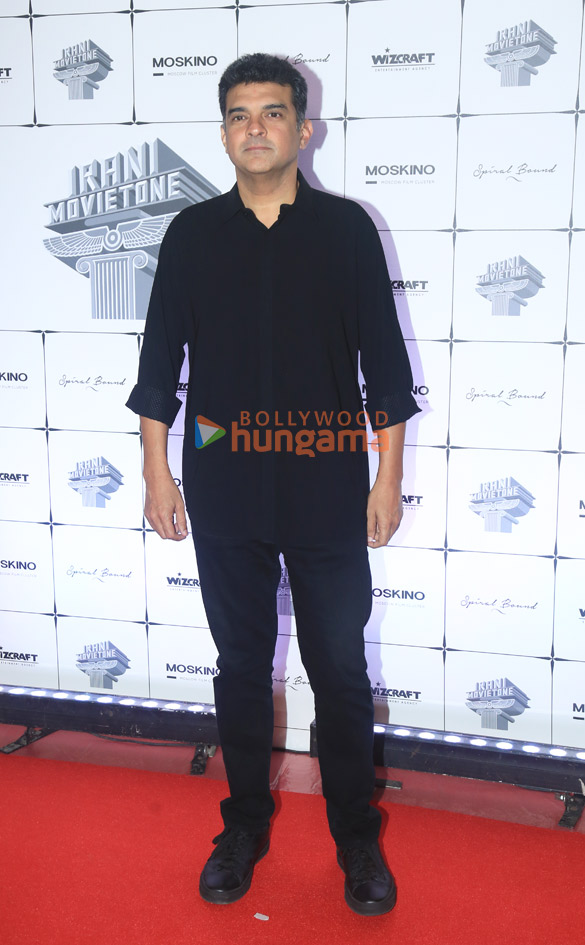 photos aamir khan javed akhtar rajkumar hirani anil kapoor sooraj barjatya and others grace the red carpet celebration of boma 5