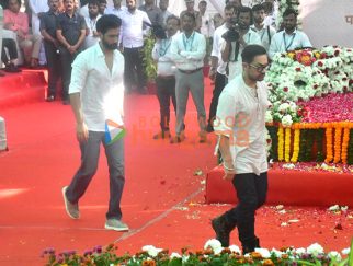 Photos: Aamir Khan, Ranveer Singh, Vicky Kaushal, Tabu, Asha Parekh, Vivek Oberoi, Sachin Tendulkar, Zanai Bhosle and others pay last respects to the late Asha Bhosle