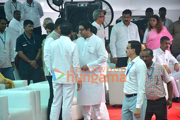 photos aamir khan ranveer singh vicky kaushal tabu asha parekh vivek oberoi sachin tendulkar zanai bhosle and others pay last respects to the late asha bhosle 5