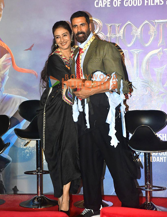 photos akshay kumar wamiqa gabbi tabu and others grace the trailer launch of bhooth bangla 1