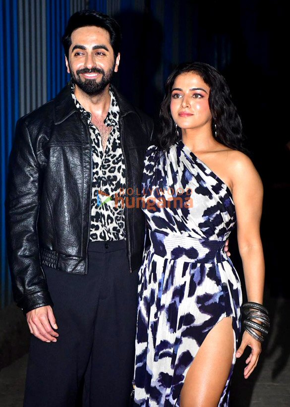 photos ayushmann khurrana sara ali khan rakul preet singh wamiqa gabbi and others snapped during the song shoot of their film pati patni aur woh do 8