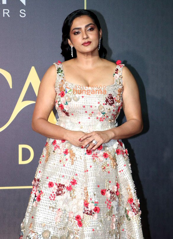 photos dia mirza sunny leone bobby deol and others snapped at indian national cine academy awards inca 24