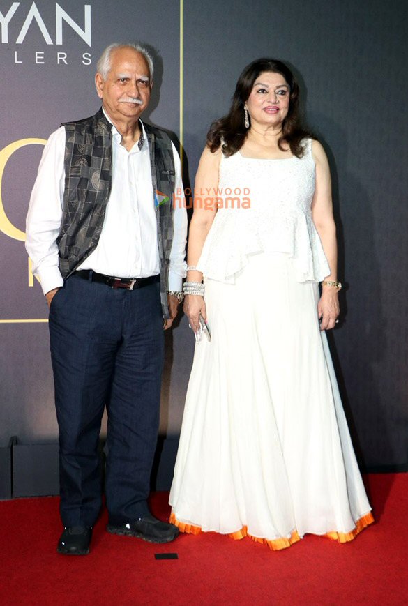 photos dia mirza sunny leone bobby deol and others snapped at indian national cine academy awards inca 9