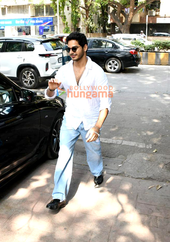 photos ishaan khatter snapped at tips office in khar 5
