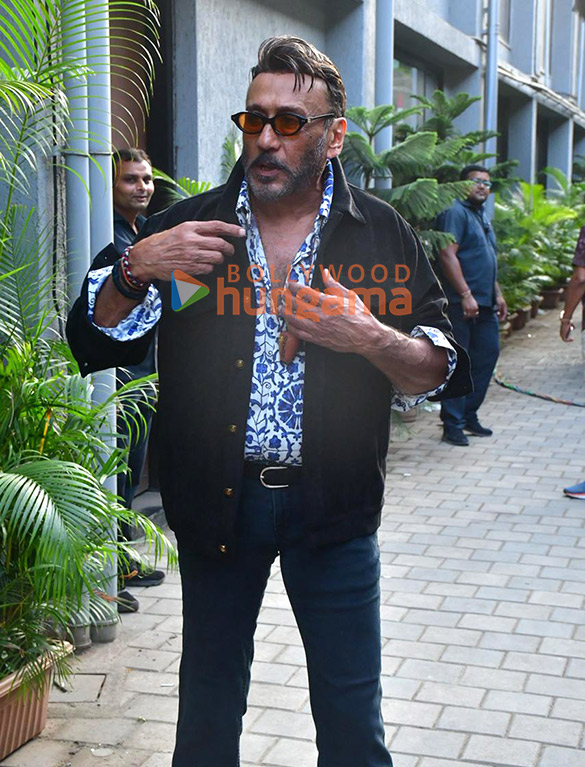 photos jackie shroff snapped in andheri 1
