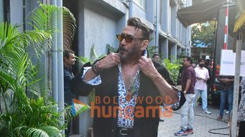 Photos: Jackie Shroff snapped in Andheri