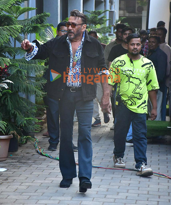 photos jackie shroff snapped in andheri 3